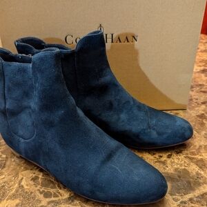 Cole Haan and Nike Air Navy Blue Suede ankle boot collaboration size 9